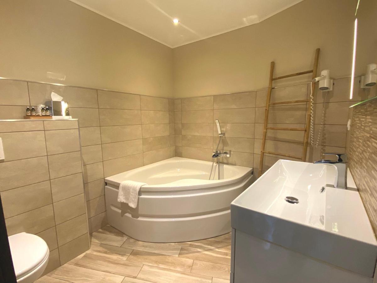 Hotel Calavita Rooftop & Spa San-Martino-di-Lota エクステリア 写真