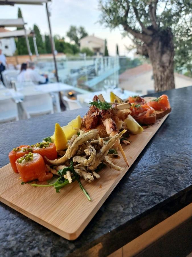 Hotel Calavita Rooftop & Spa San-Martino-di-Lota エクステリア 写真