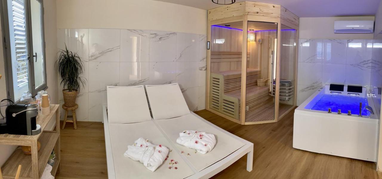 Hotel Calavita Rooftop & Spa San-Martino-di-Lota エクステリア 写真